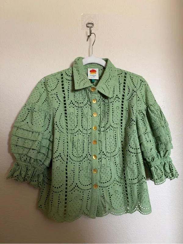 Farm Rio Pineapple Eyelet Scalloped Hem Button-Front Blouse Green Women's Small - Image 3