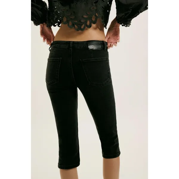We the Free People Dusk to Dawn Mid Rise Black Capri Jeans Stretchy 33 - Current - Image 3