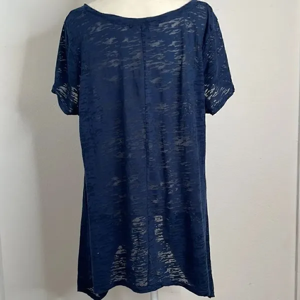 French Laundry semi sheer shirt sleeve shirt. Bling embellishments. Size L. - Image 4