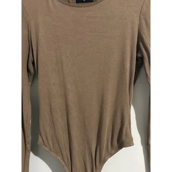 White Fox Ribbed High Neck Long Sleeve Bodysuit‎ in Tan Size Medium - Image 2