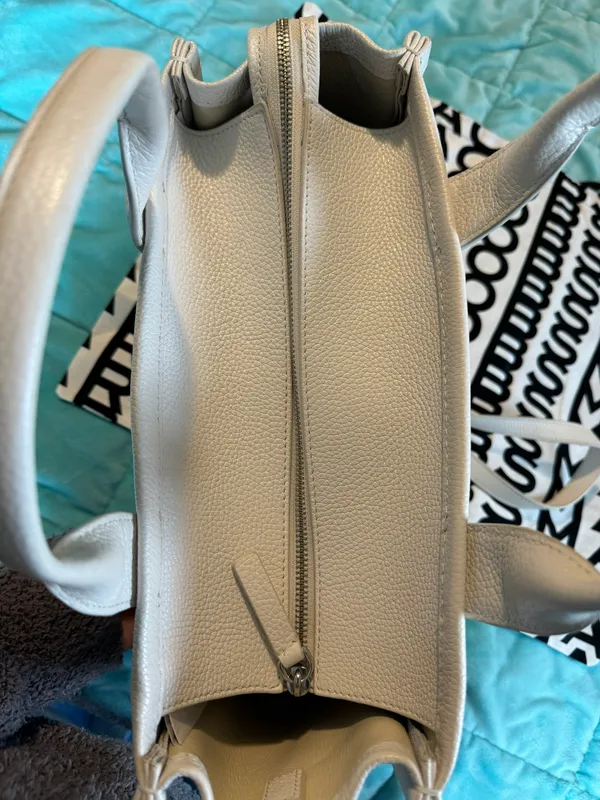 Marc Jacobs Tote - Image 13