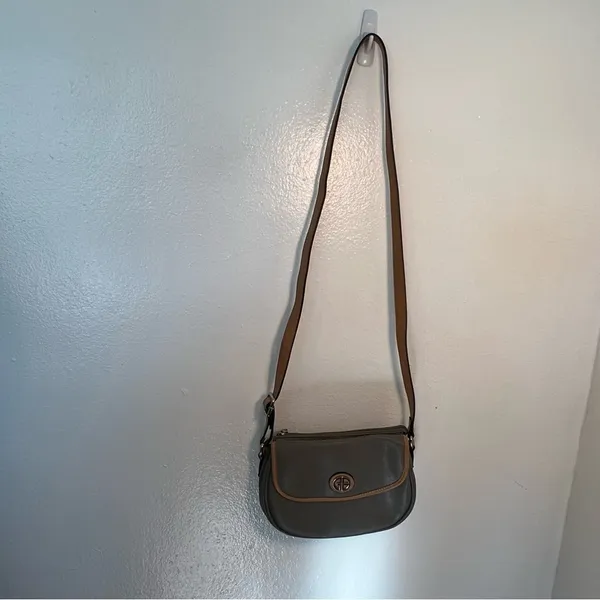 Giani Bernini Crossbody‎ Bag Gray Tan - Image 2