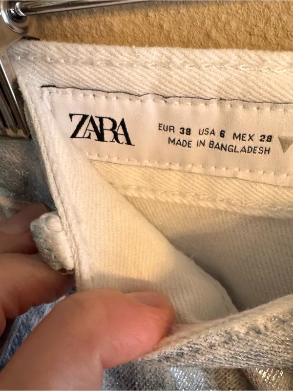 ZARA‎ Baggy Foil Coated Mid Rise Denim - Image 7