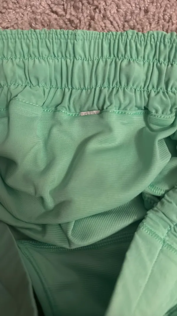 Green Lululemon hottie hot low rise 2.5 inch - Image 4
