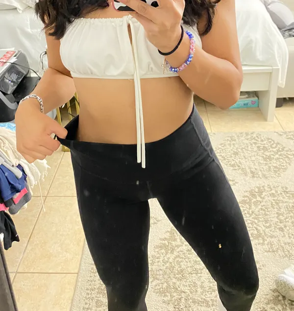 Gap Black Capri Length Leggings - Image 2