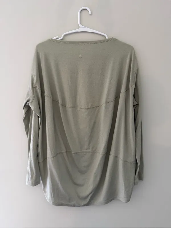Lululemon Back in Action Long Sleeve Oversized Top Green Gray L Estimated - Image 4