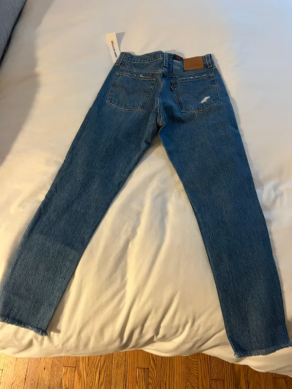 Levi's Frayed Hem Jeans • Size 27 - Image 2