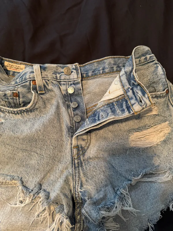 Levi’s 501 Shorts - Image 2