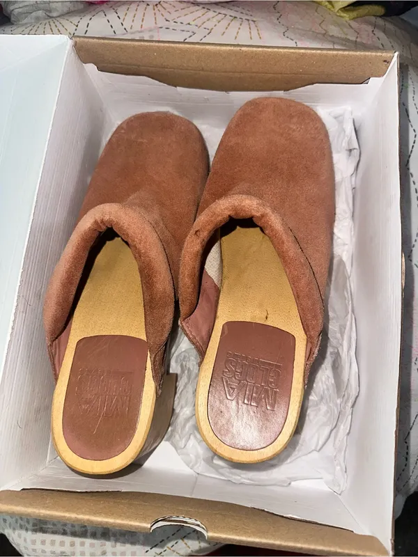 MIA + Free People Karma Clog In Blush $169 MSRP - Image 4