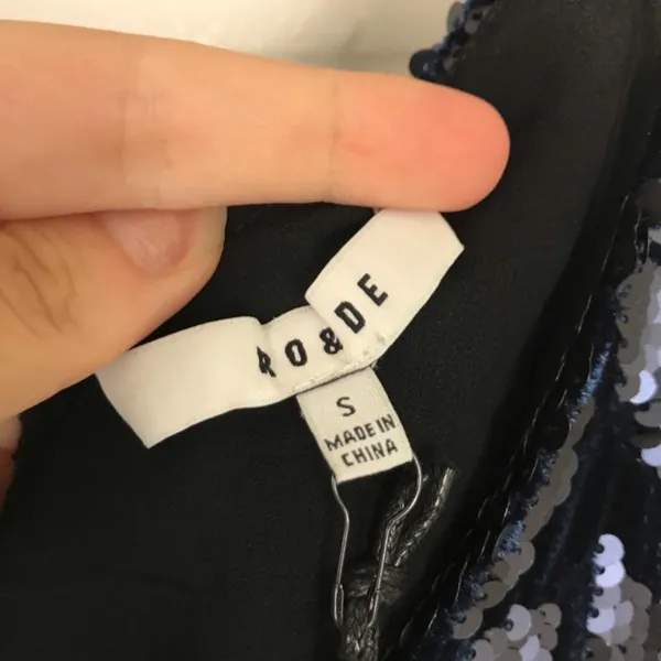 NWT Ro & De Navy Sequin Velvet Top Size M - Image 5
