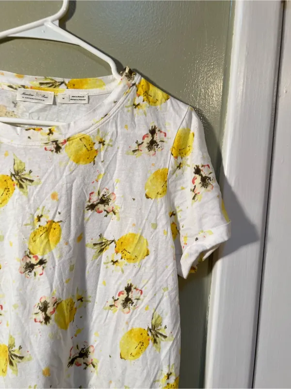 Meadow Rue Anthropologie Women’s Size Medium Crewneck T-Shirt White Lemon Print - Image 7