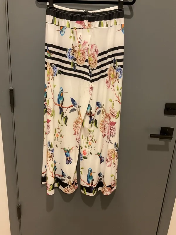 080 Flowy pants with hummingbirds and flowers - Image 3