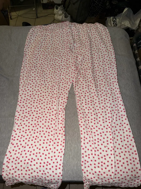 Old Navy Snowflake Red and White Pajama Pants CL - Image 2