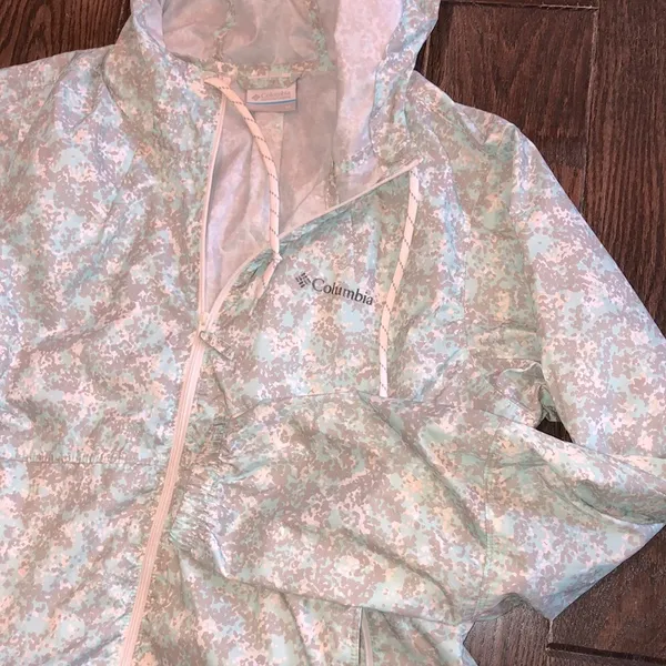 Columbia green print windbreaker jacket hooded size medium with pockets - Image 5