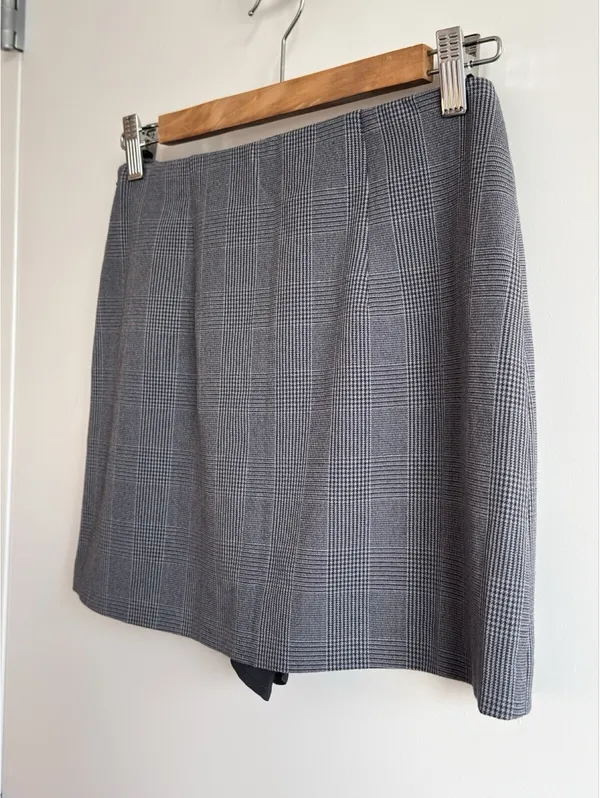 Abercrombie & Fitch Scarlett Mini Skort XS Gray Plaid High Rise Preppy - Image 9
