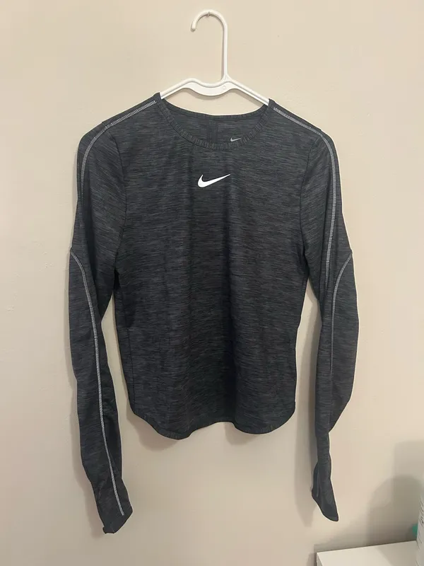 Nike Dri-Fit Long Sleeve Top Women’s Small - Image 3