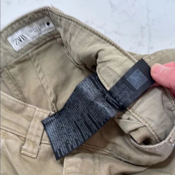 Zara women’s khaki jeans. Oversized. Size Small. - Image 7