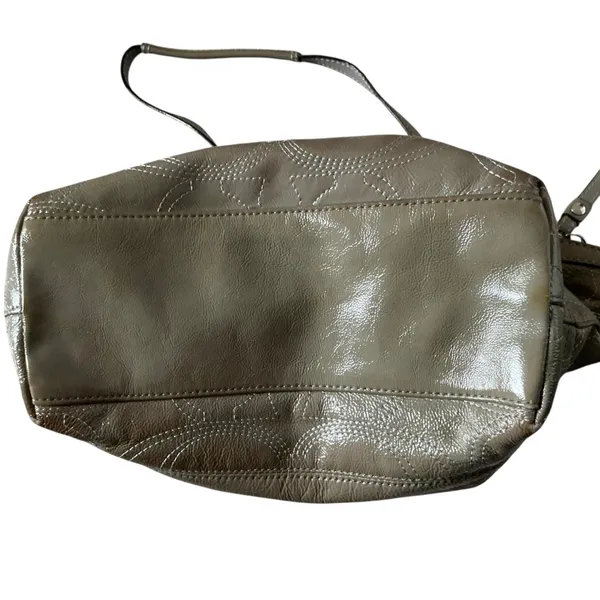 Vintage Coach stitch outline C signature olive grey patent leather tote - Image 4