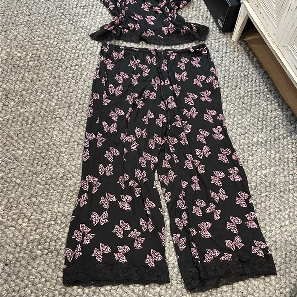 Victoria's Secret Heavenly by Black Pink Butterfly Two Piece Pajama Sleep Set - Image 2