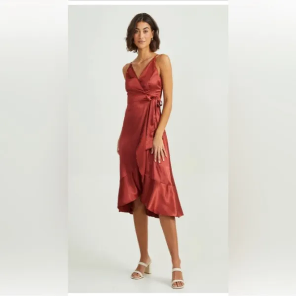 NWT Altar’d State Ava Satin Illusion Wrap Dress size M hunter green‎ - Image 2