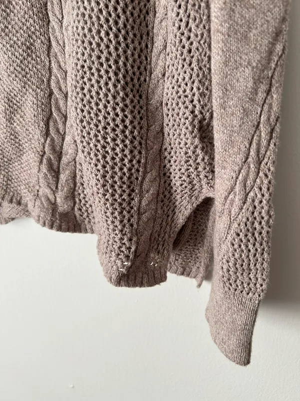 American Eagle Outfitters Sweater Pullover Size Small - Image 5