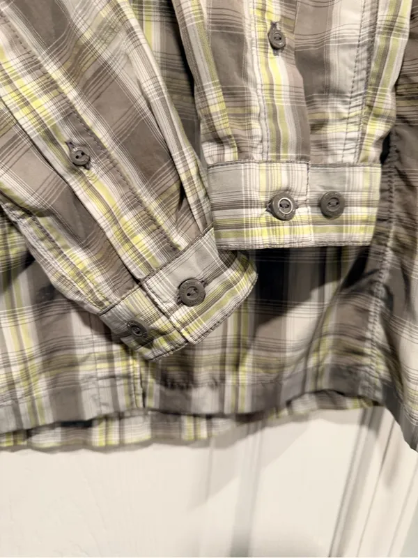 L.L. Bean Size S Green Gray Plaid Vented Nylon Hiking Trail Shirt Secure Pocket - Image 5