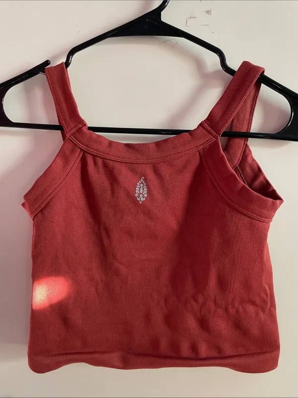 Free people movement scoop neck crop top - Image 4