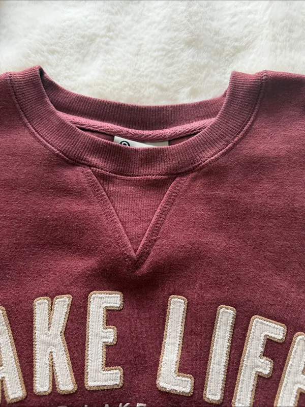 Artisan designed "Lake Life" crewneck sweatshirt by the clothing company size L - Image 4