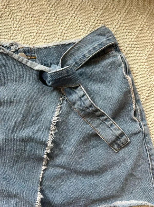 Cloud Ten jean skirt style shorts with strap closure and zipper size m women’s - Image 2