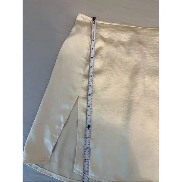 Motel Satin Ivory Mini Skirt Side Slit Y2K Size Small - Image 6
