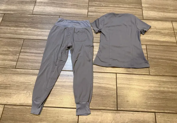 Jaanuu Jogger Scrub Set sz M! No :( - Image 4