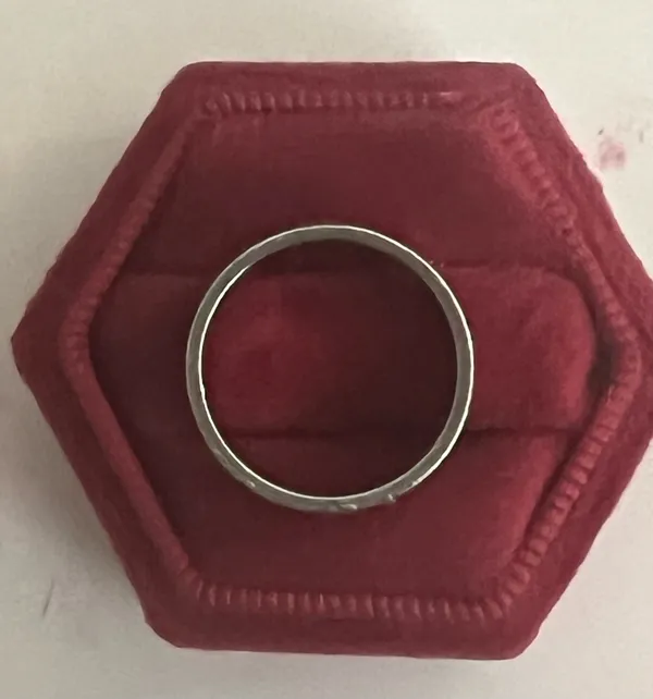 &merci Stainless Steel Silver w/ Beveled Design & Shimmer Finish 6mm Band Size 6 NWT - Image 3