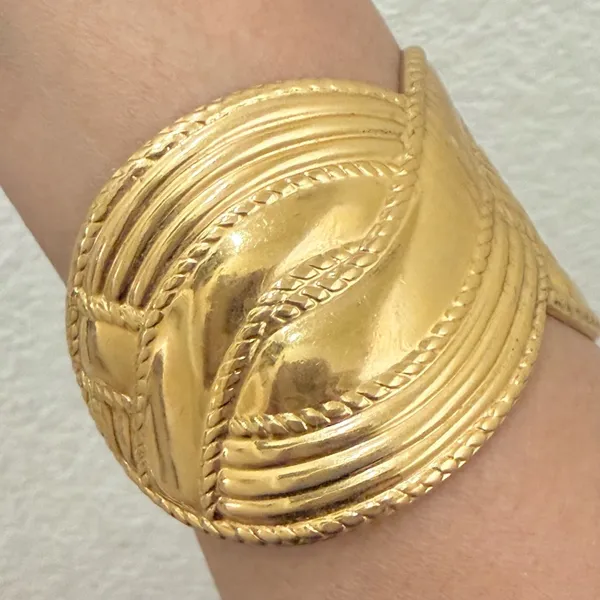 Vintage AVON Moroccan Weave Wide Cuff Chunky Statement Gold Tone Bangle Bracelet - Image 4