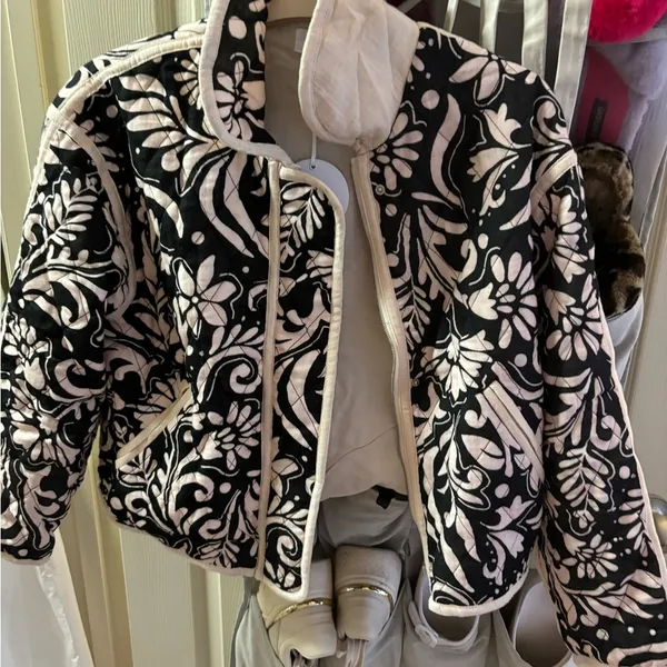 Fancy D boutique quilted jacket BRAND NEW size small - Image 5