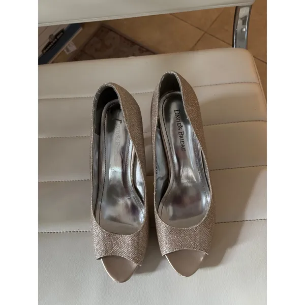 David's Bridal Rochelle Champagne Gold Glitter Peep Toe Pumps Heels‎ Size 8.5M - Image 6