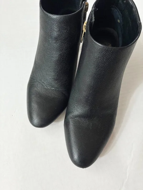 Vince Camuto Landria Leather Pebbled Quilted Ankle Booties Winter Fall Black - 8 - Image 3
