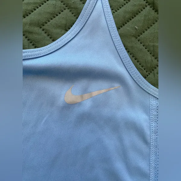 Nike Women's Sky Blue Tank Top Size Medium - Image 2
