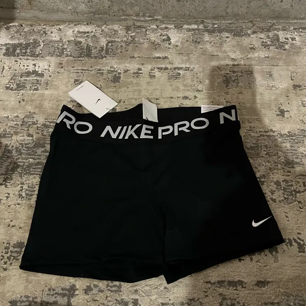 NWT Nike Black Pro 3" Shorts Size Large - Image 2