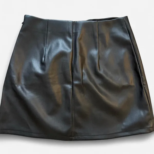 Hollister Black Leather Skirt - Image 4