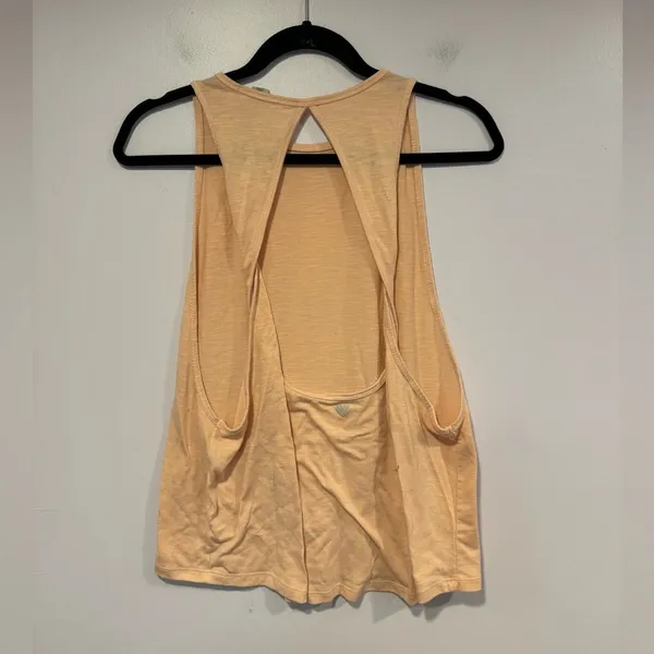 Light pink open twist back‎ forever 21 workout top - Image 3