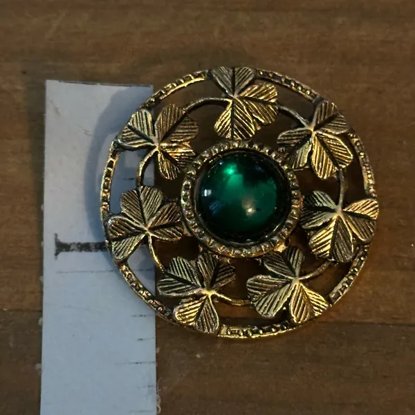 Vintage gold tone shamrocks and green cabochon stone brooch - Image 2