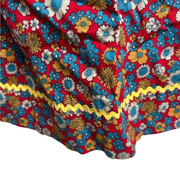 Vintage Apron With Pocket Handmade Red Floral With Pockets - Image 3