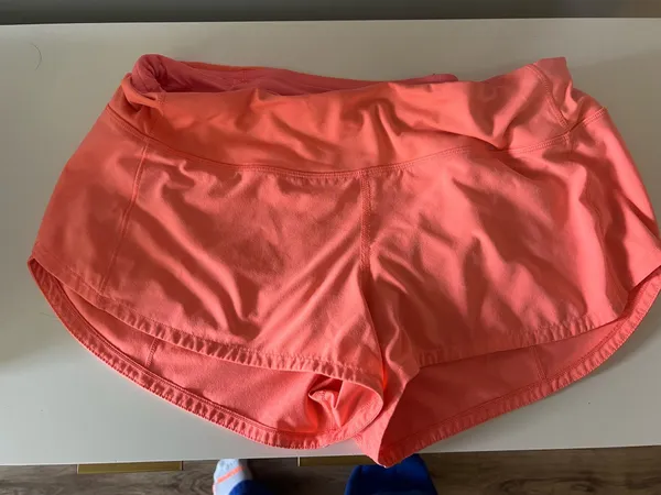 Lululemon Shorts Speed Up 2.5" - Image 2
