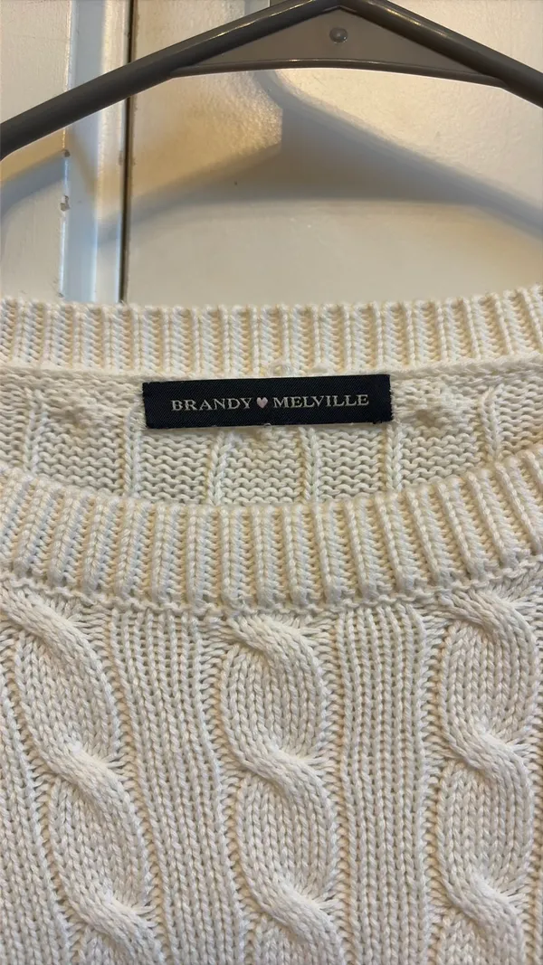 Brandy Melville Sweater Knit White - Image 4