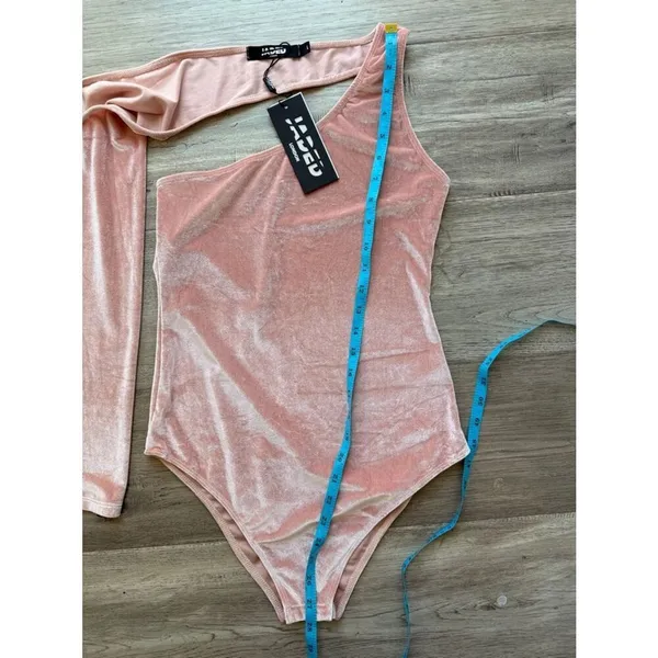 NWT Jaded London Blush Velvet One-Shoulder Bodysuit - Image 5