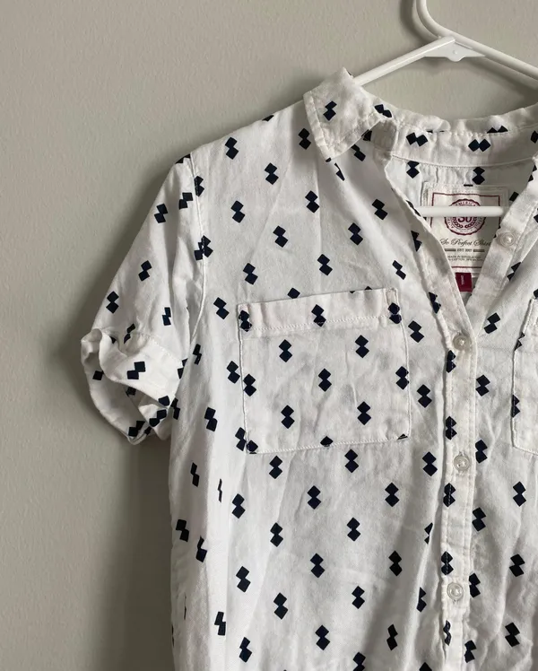 SO Patterned Button Up Top - Image 3