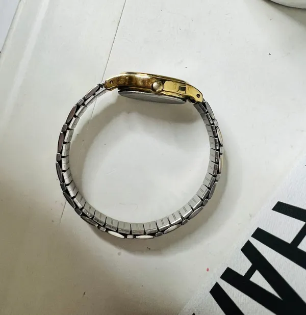 Timex Gold & Silver  Watch - Image 8
