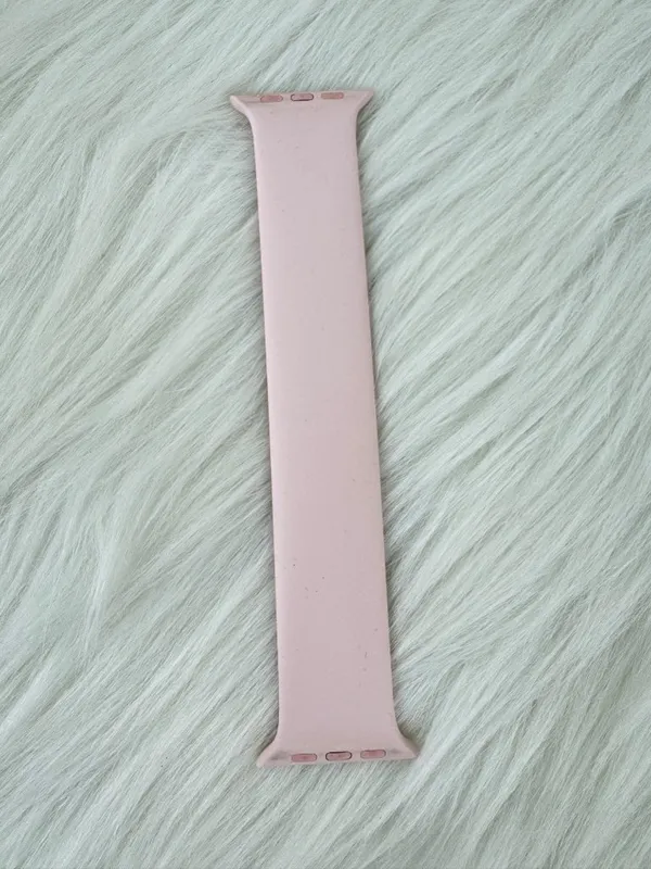 Used Apple Watch Chalk Pink Solo Loop Silicon Fitted Band Size 6 (45mm) - Image 5