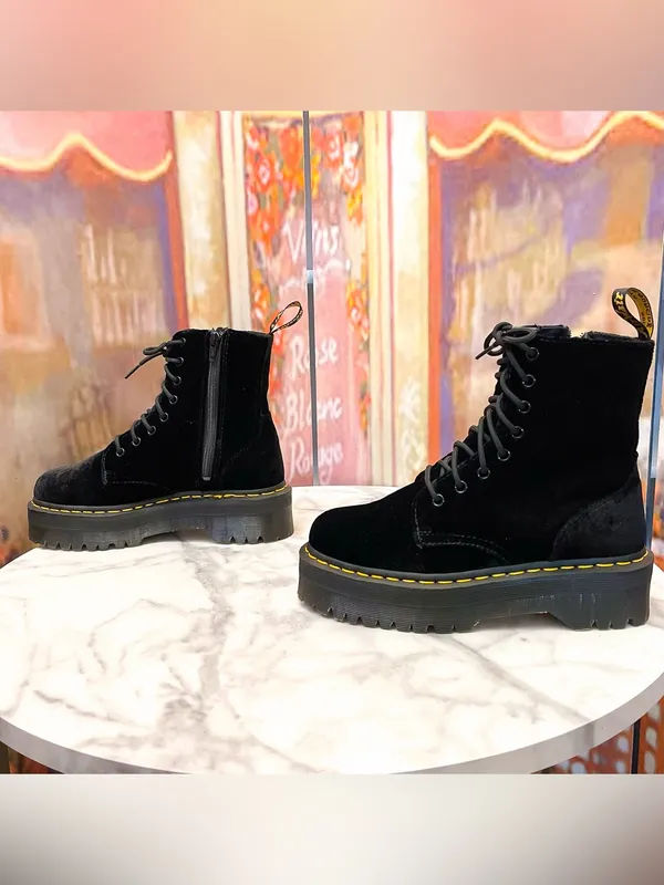 Dr. Martens Jadon Velvet Platform Boots Black Size 7 EUC - Image 2