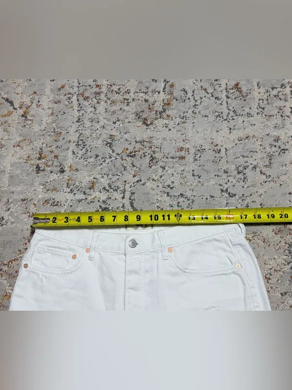 Free People We the Free Loving Good Vibrations Distressed white Shorts size 30 - Image 4